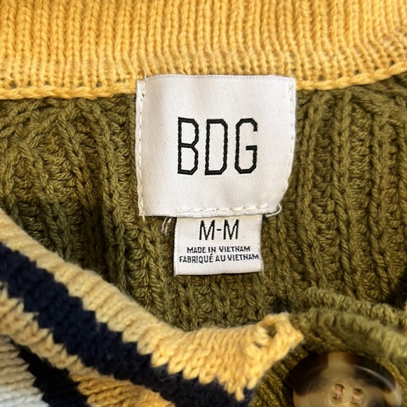 Sweater - Picture 10 of 10